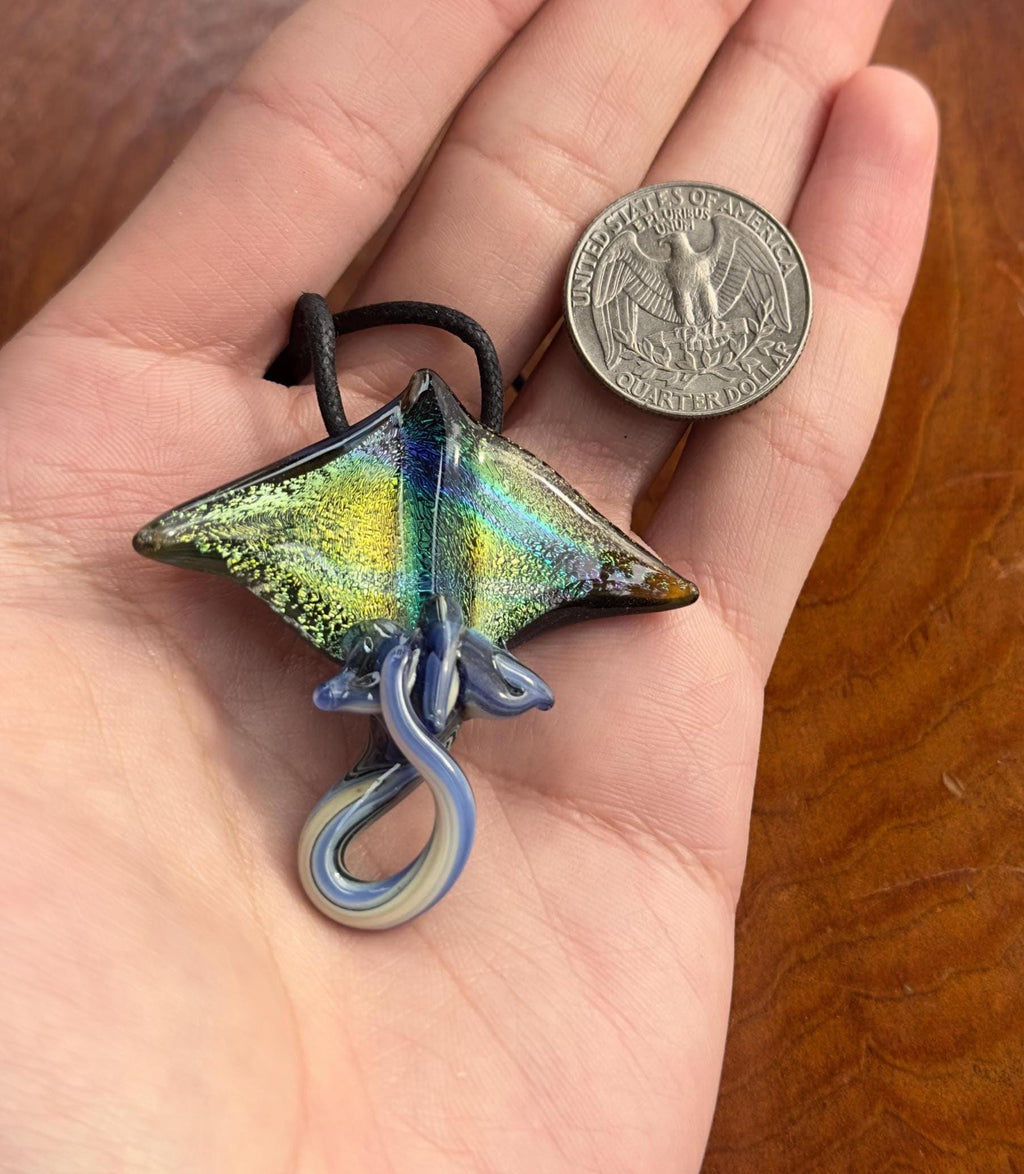 Stingray Necklace - Handmade Blown Glass Pendant - Ocean-Inspired Jewelry - Unique Sea Creature Necklace - Artisan Glass Art
