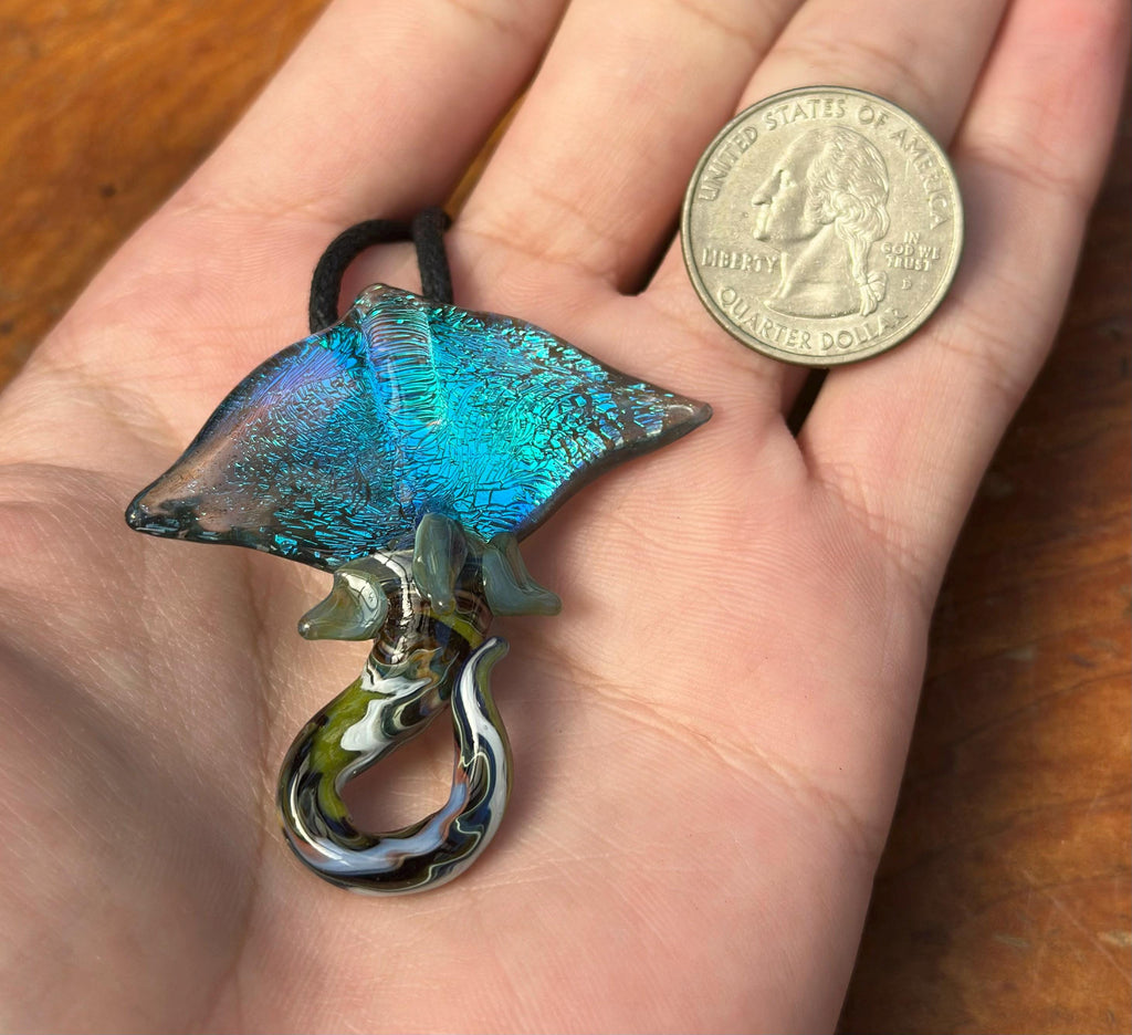 Stingray Necklace - Handmade Blown Glass Pendant - Ocean-Inspired Jewelry - Unique Sea Creature Necklace - Artisan Glass Art
