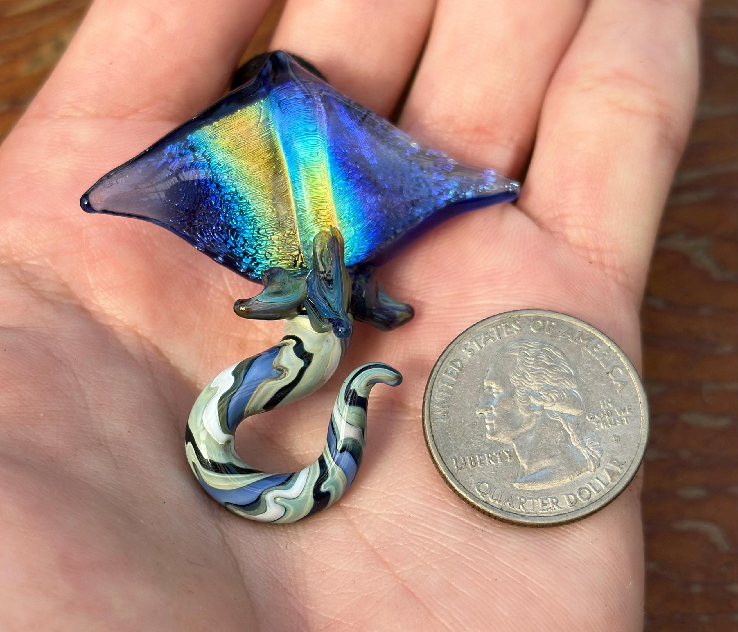 Stingray Necklace - Handmade Blown Glass Pendant - Ocean-Inspired Jewelry - Unique Sea Creature Necklace - Artisan Glass Art
