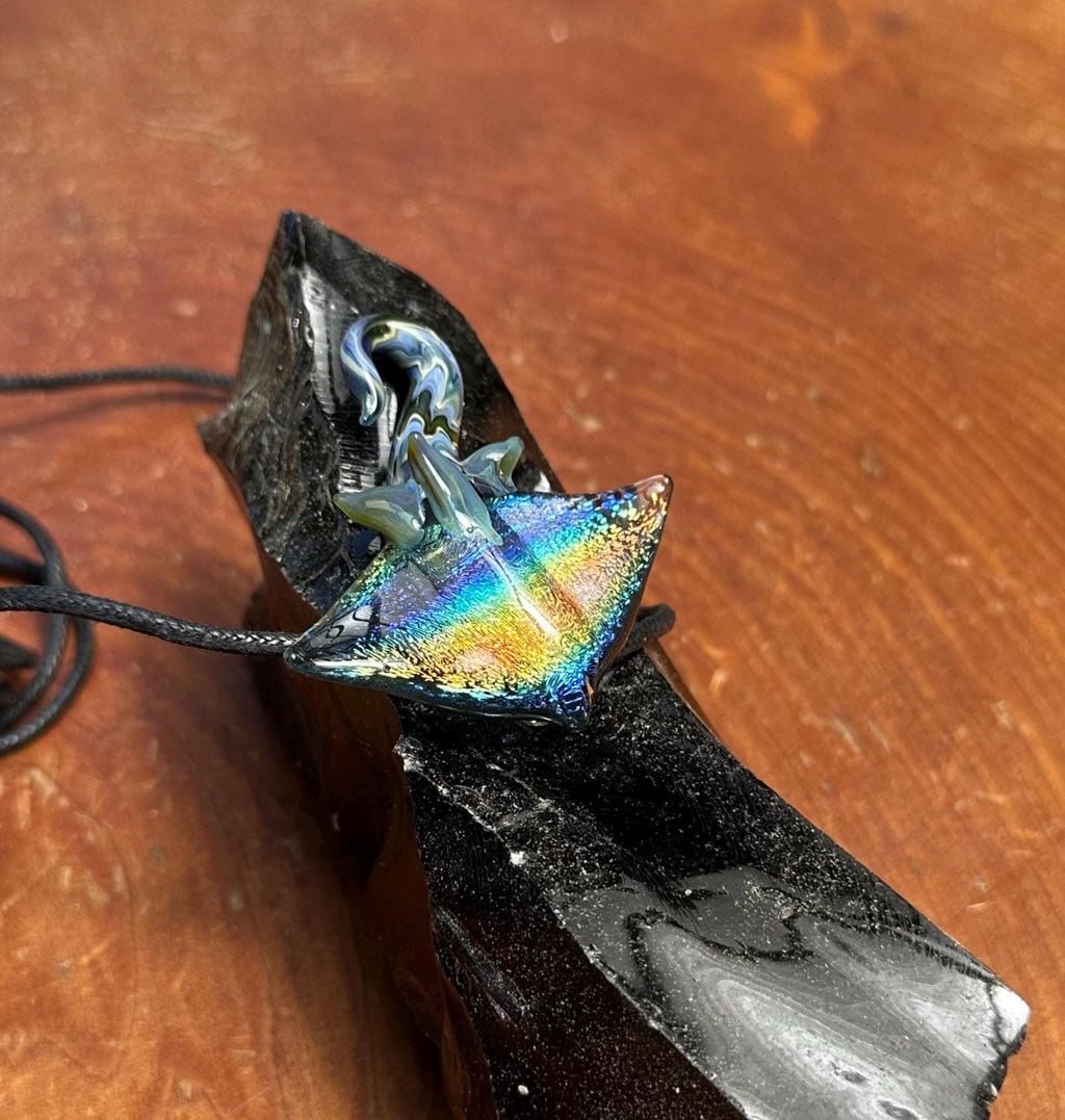 Stingray Necklace - Handmade Blown Glass Pendant - Ocean-Inspired Jewelry - Unique Sea Creature Necklace - Artisan Glass Art