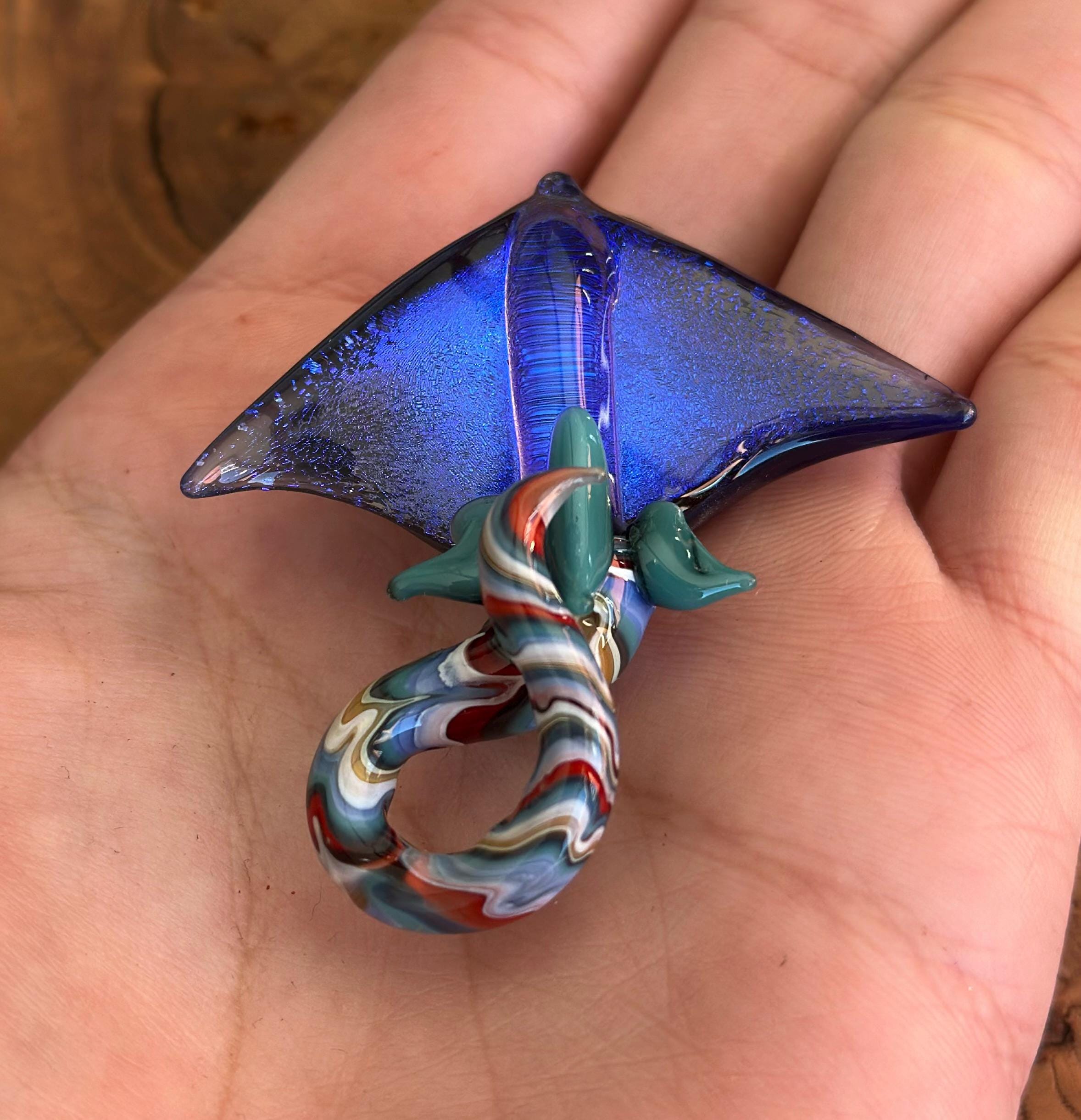 Stingray Necklace - Handmade Blown Glass Pendant - Ocean-Inspired Jewelry - Unique Sea Creature Necklace - Artisan Glass Art
