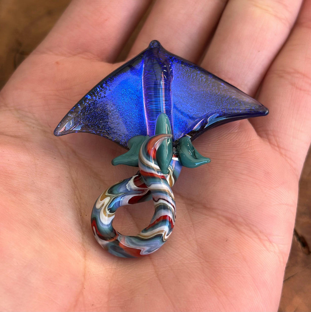 Stingray Necklace - Handmade Blown Glass Pendant - Ocean-Inspired Jewelry - Unique Sea Creature Necklace - Artisan Glass Art