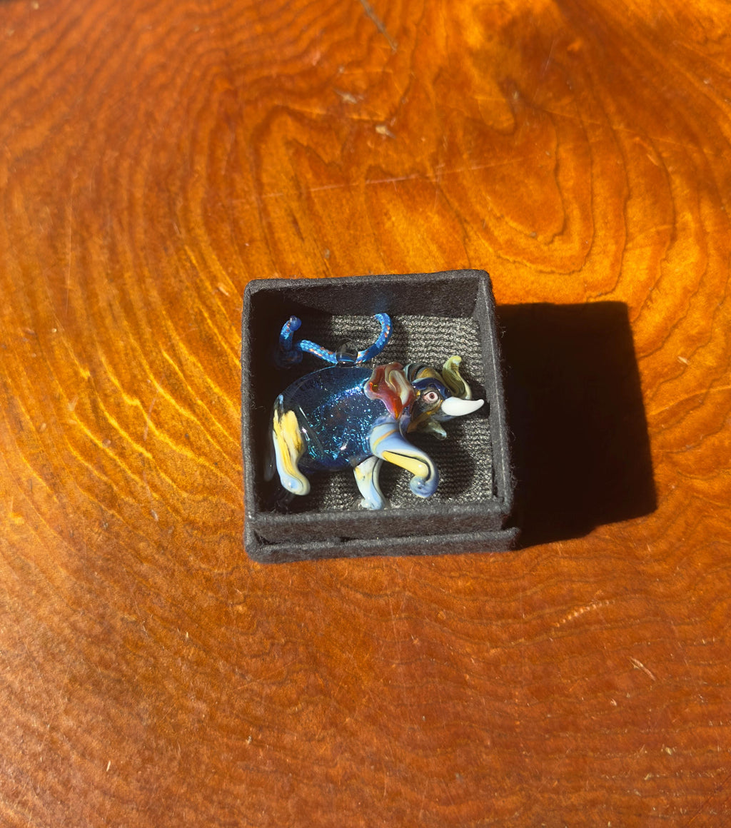 Handmade Glass Elephant Pendant Necklace: Flamecraft Jewelry