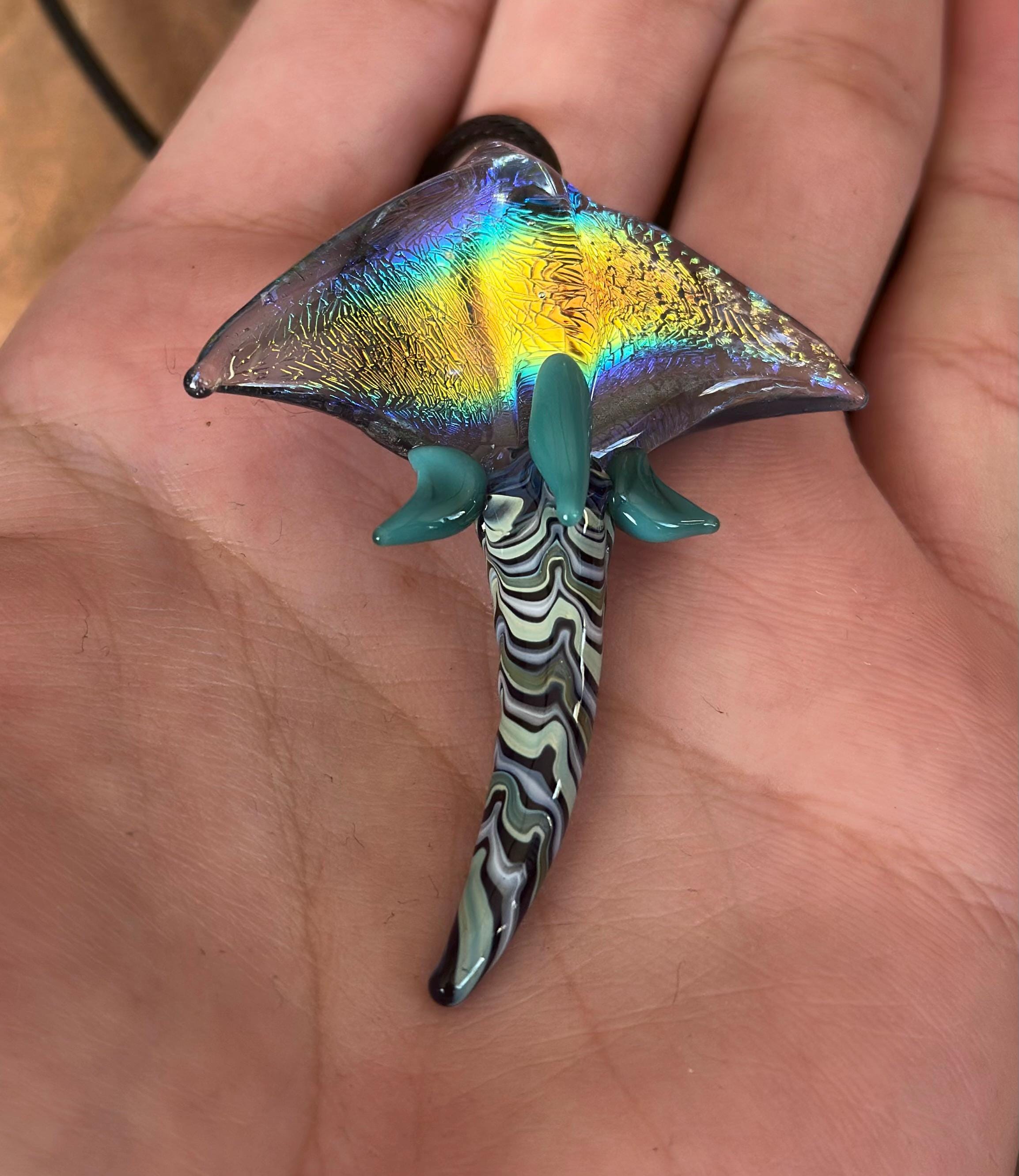 Stingray Necklace - Handmade Blown Glass Pendant - Ocean-Inspired Jewelry - Unique Sea Creature Necklace - Artisan Glass Art