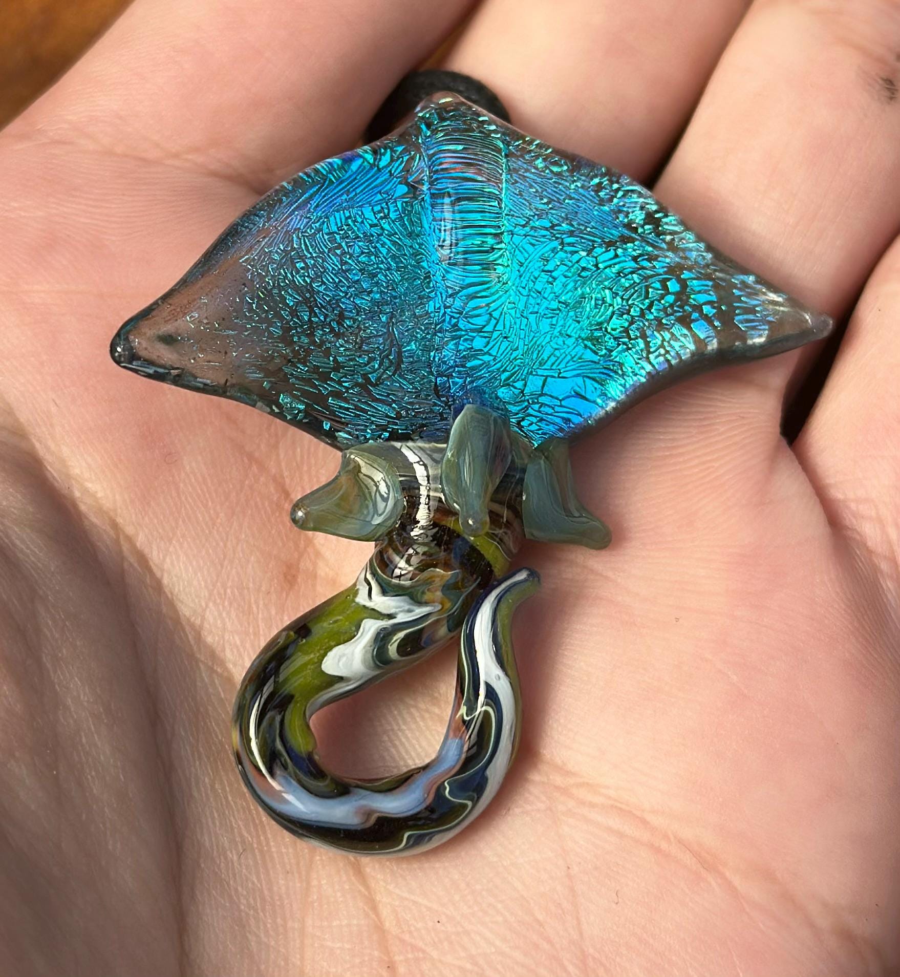 Stingray Necklace - Handmade Blown Glass Pendant - Ocean-Inspired Jewelry - Unique Sea Creature Necklace - Artisan Glass Art