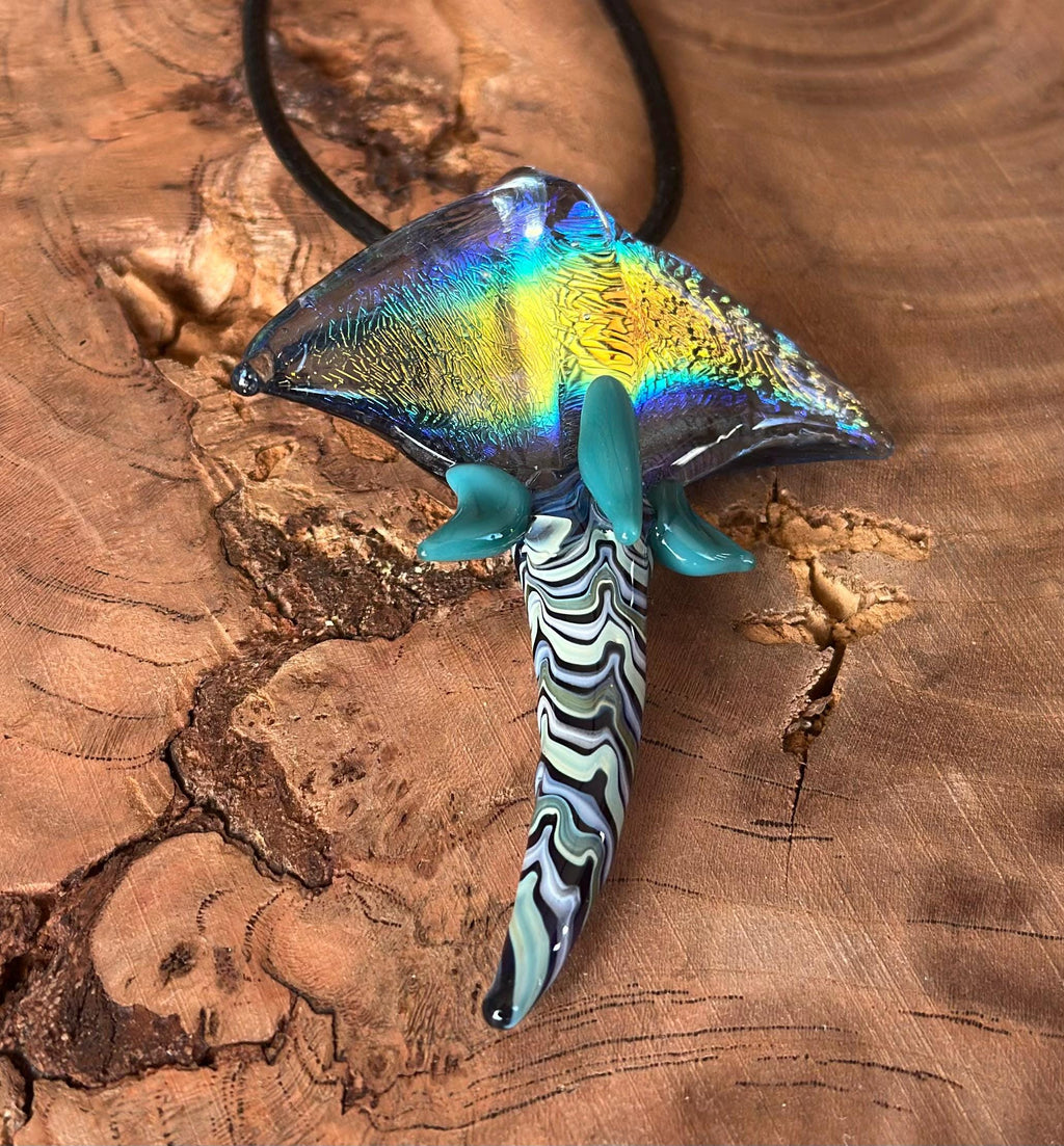 Stingray Necklace - Handmade Blown Glass Pendant - Ocean-Inspired Jewelry - Unique Sea Creature Necklace - Artisan Glass Art