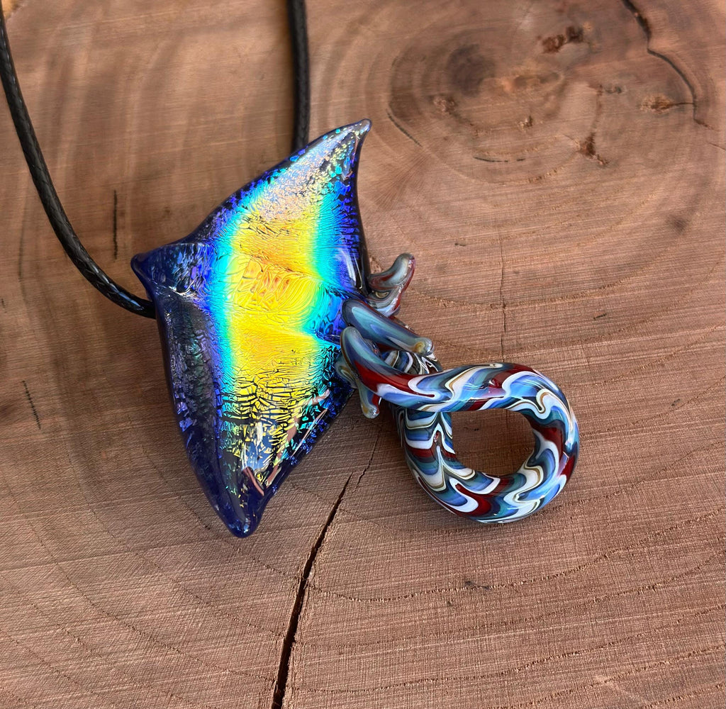 Stingray Necklace - Handmade Blown Glass Pendant - Ocean-Inspired Jewelry - Unique Sea Creature Necklace - Artisan Glass Art